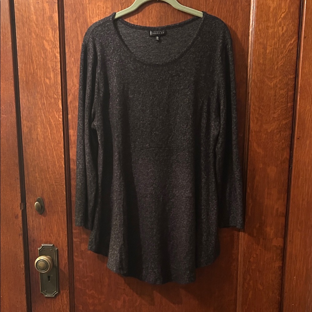 Charcoal Gray Long Sleeve Tee with flattering princess seams and curved hem